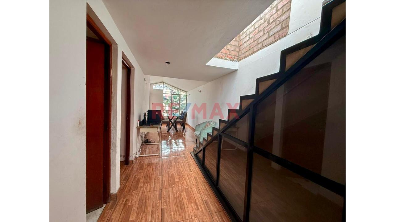 Casa De 3 Pisos En Venta - Lurín - 4