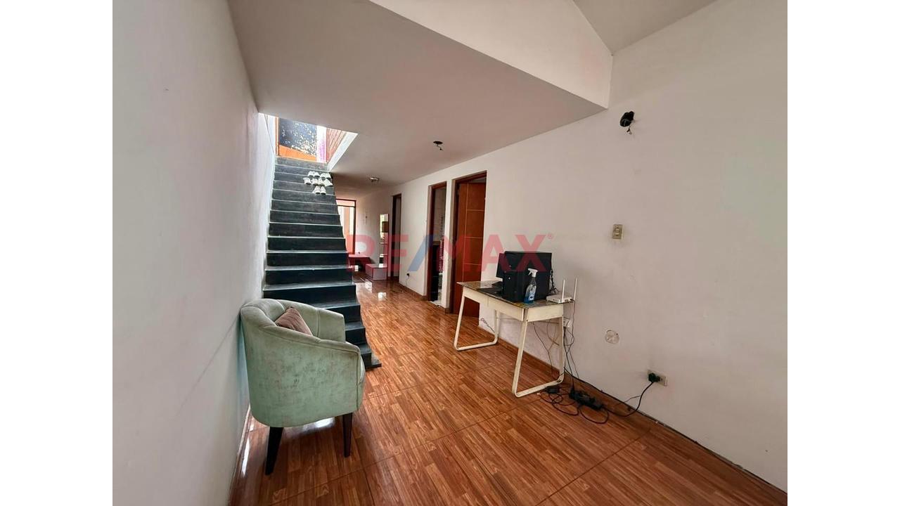 Casa De 3 Pisos En Venta - Lurín - 5
