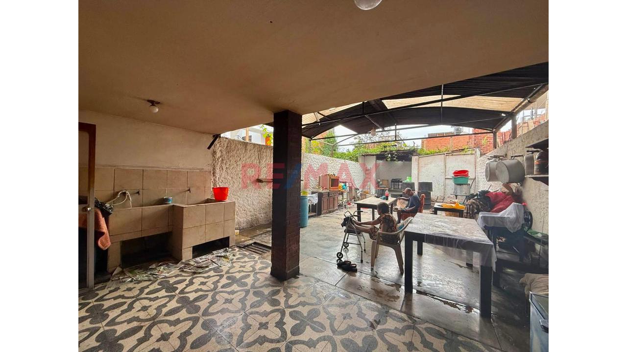 Casa De 3 Pisos En Venta - Lurín - 14