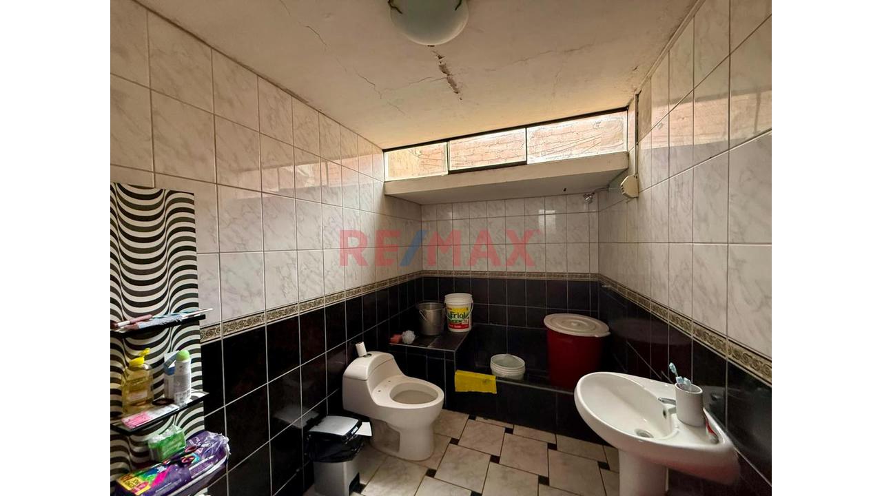 Casa De 3 Pisos En Venta - Lurín - 8