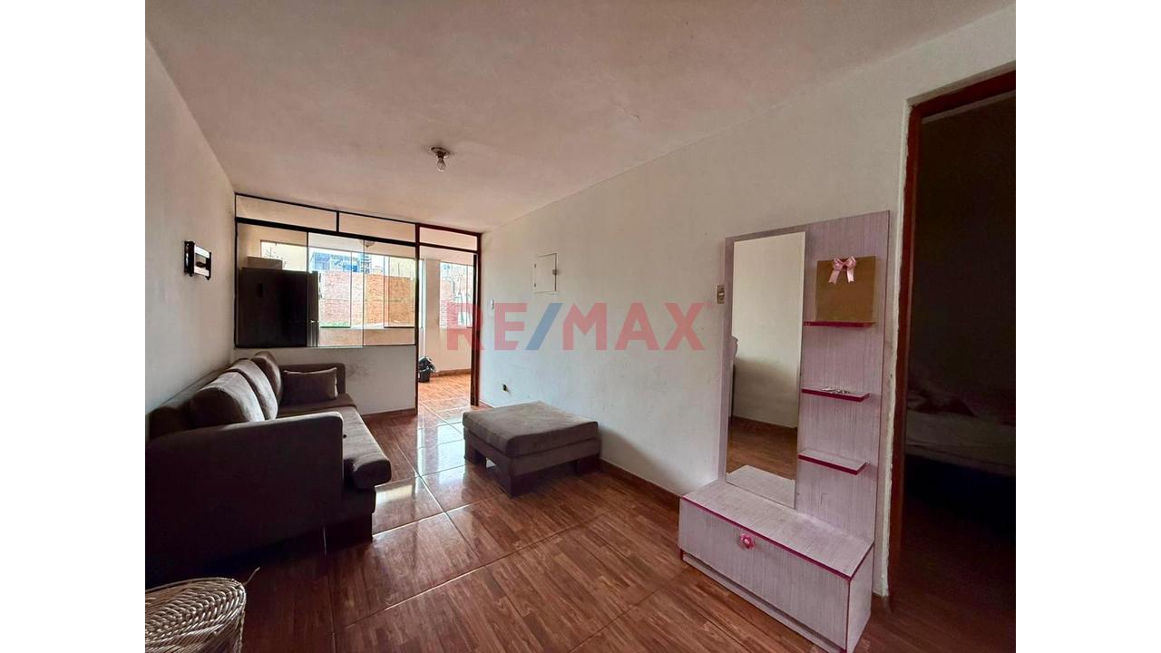 Casa De 3 Pisos En Venta - Lurín - 7