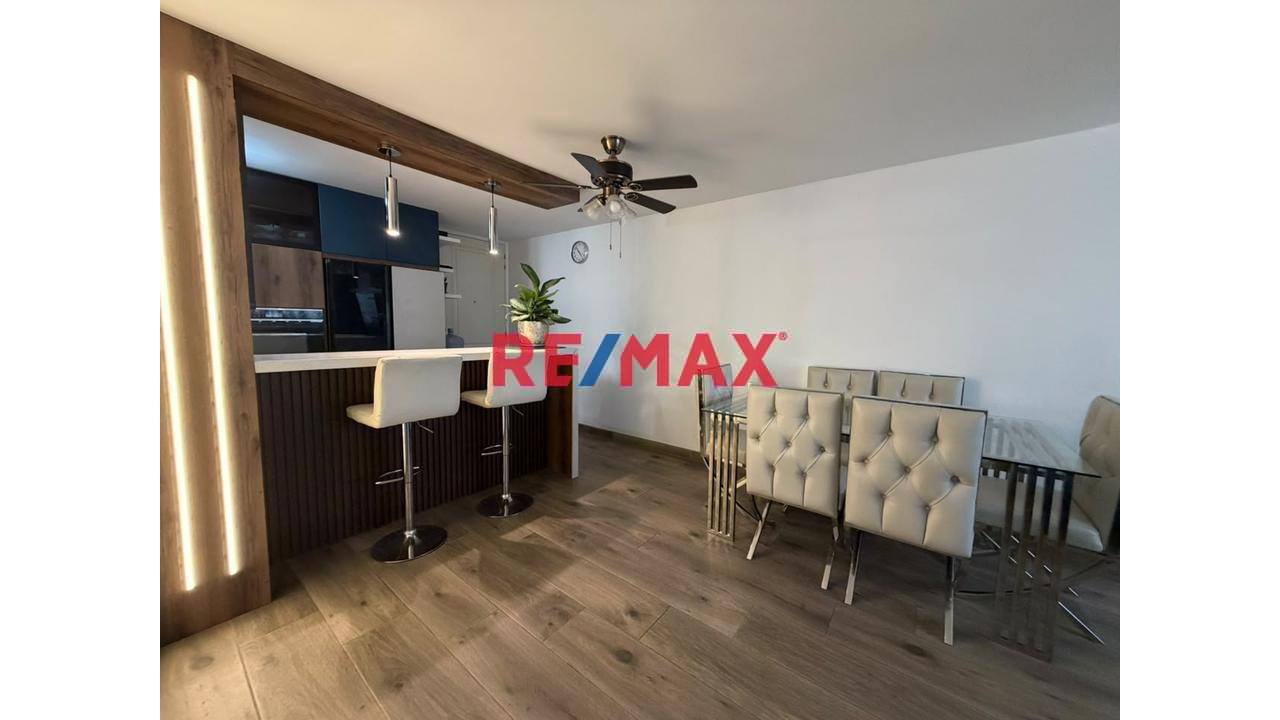 Venta De Departamento Moderno Con Ascensor En Cond. Oasis De Piura