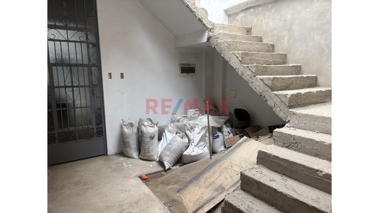🏡 **¡Venta De Casa De 2 Pisos Semi Construida, Gran Oportunidad De Inversión En San Martín De Porres!** ✨ — foto 4