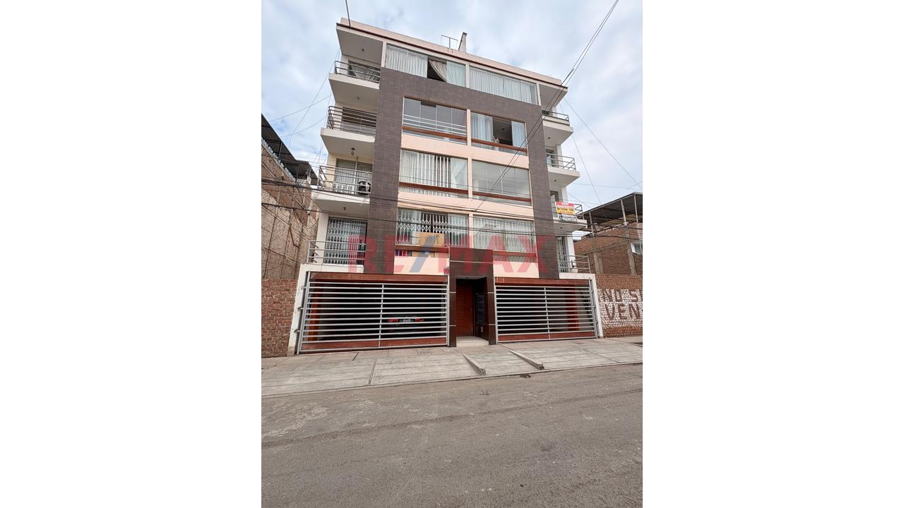 Acogedor Y Funcional Departamento De 103.6 M², Ubicado En Urb. San Isidro - 10