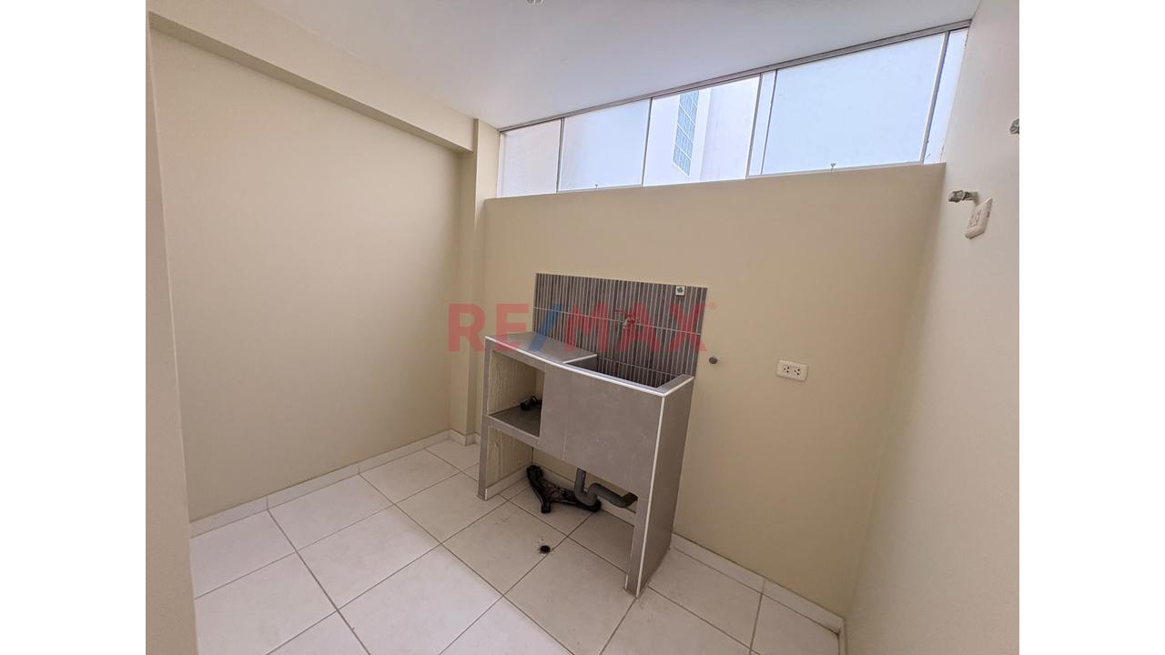 Acogedor Y Funcional Departamento De 103.6 M², Ubicado En Urb. San Isidro - 9