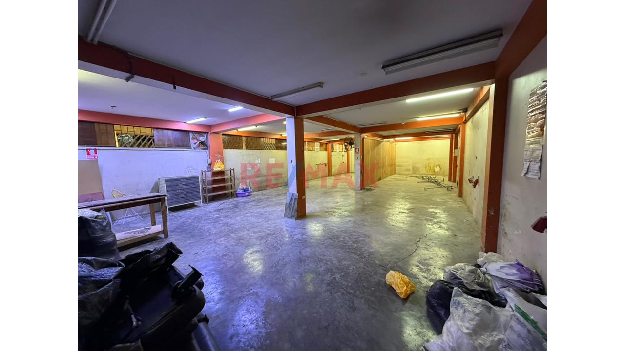 Local Industrial En Primer Piso Los Olivos De 207 M2 Urb. San Elías - 2