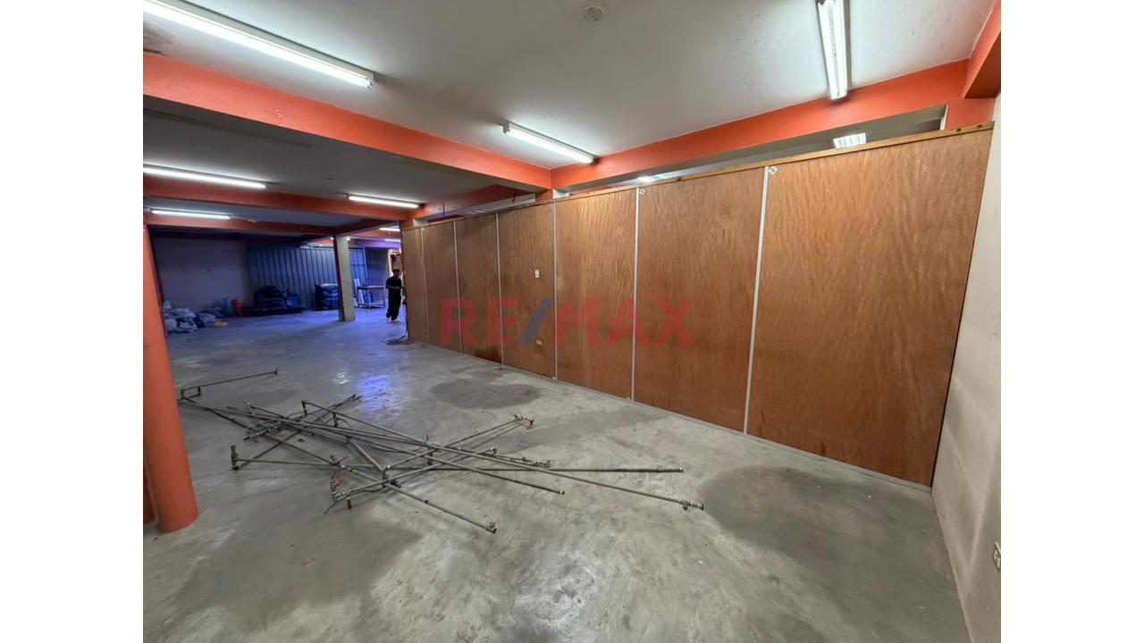 Local Industrial En Primer Piso Los Olivos De 207 M2 Urb. San Elías - 14