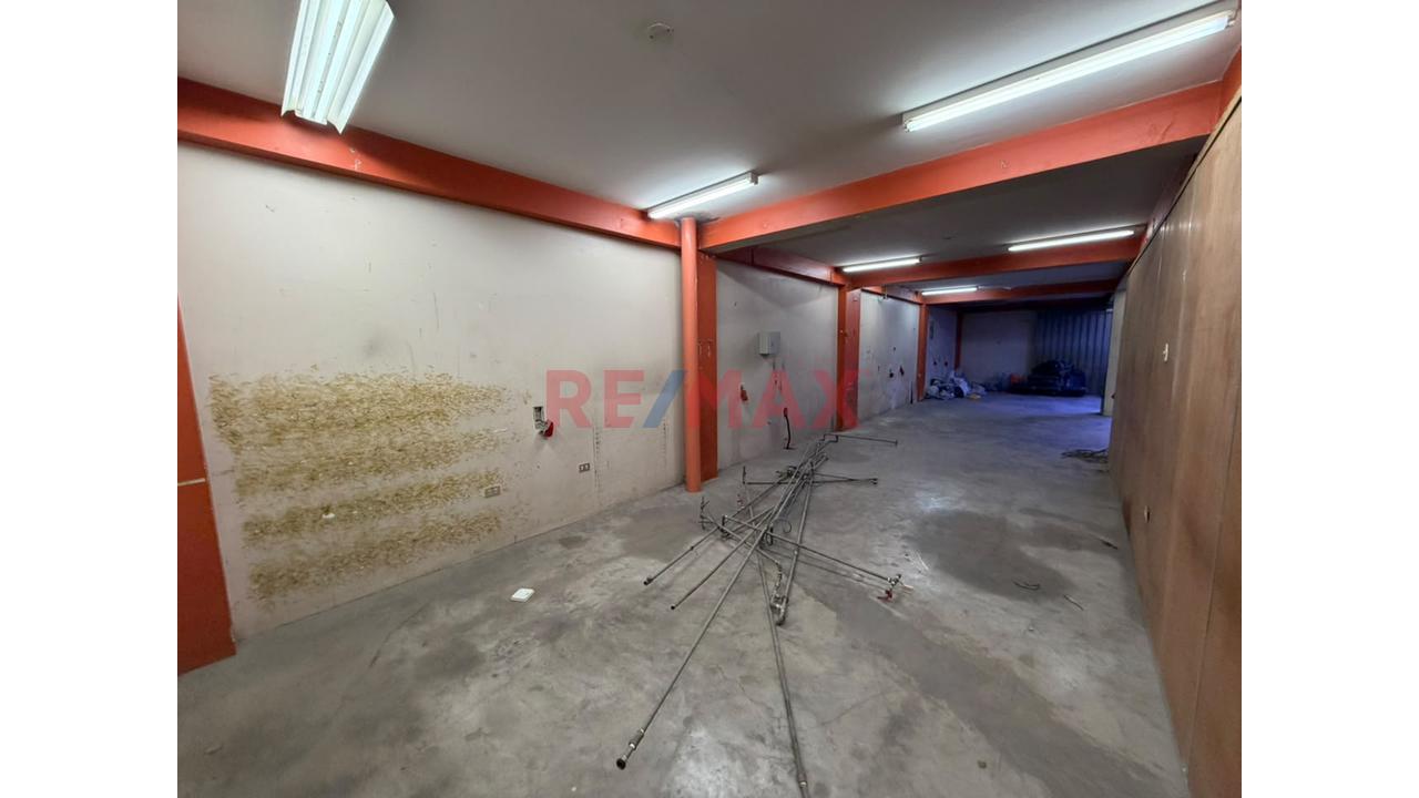 Local Industrial En Primer Piso Los Olivos De 207 M2 Urb. San Elías - 11
