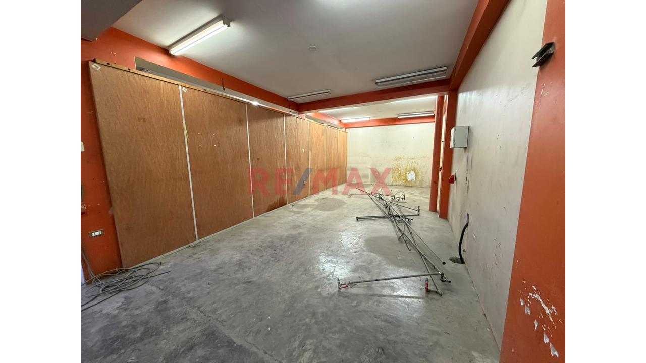 Local Industrial En Primer Piso Los Olivos De 207 M2 Urb. San Elías - 8