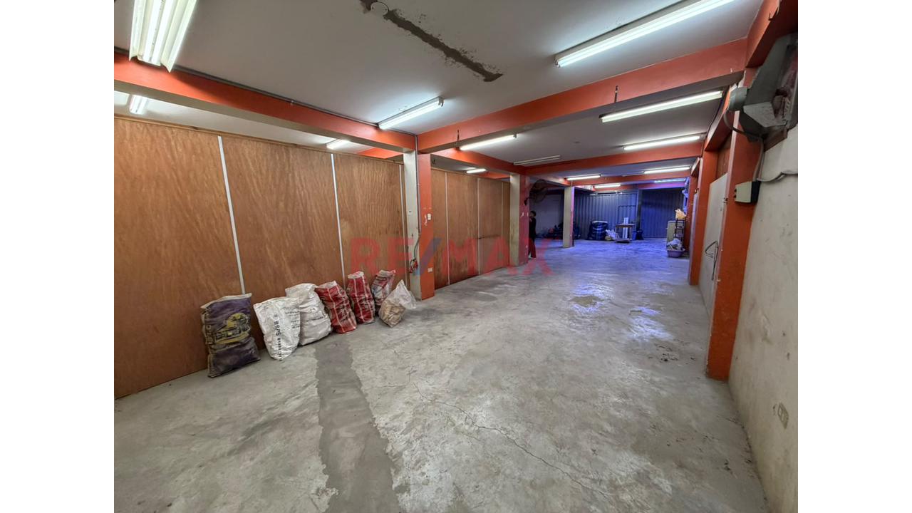 Local Industrial En Primer Piso Los Olivos De 207 M2 Urb. San Elías - 16
