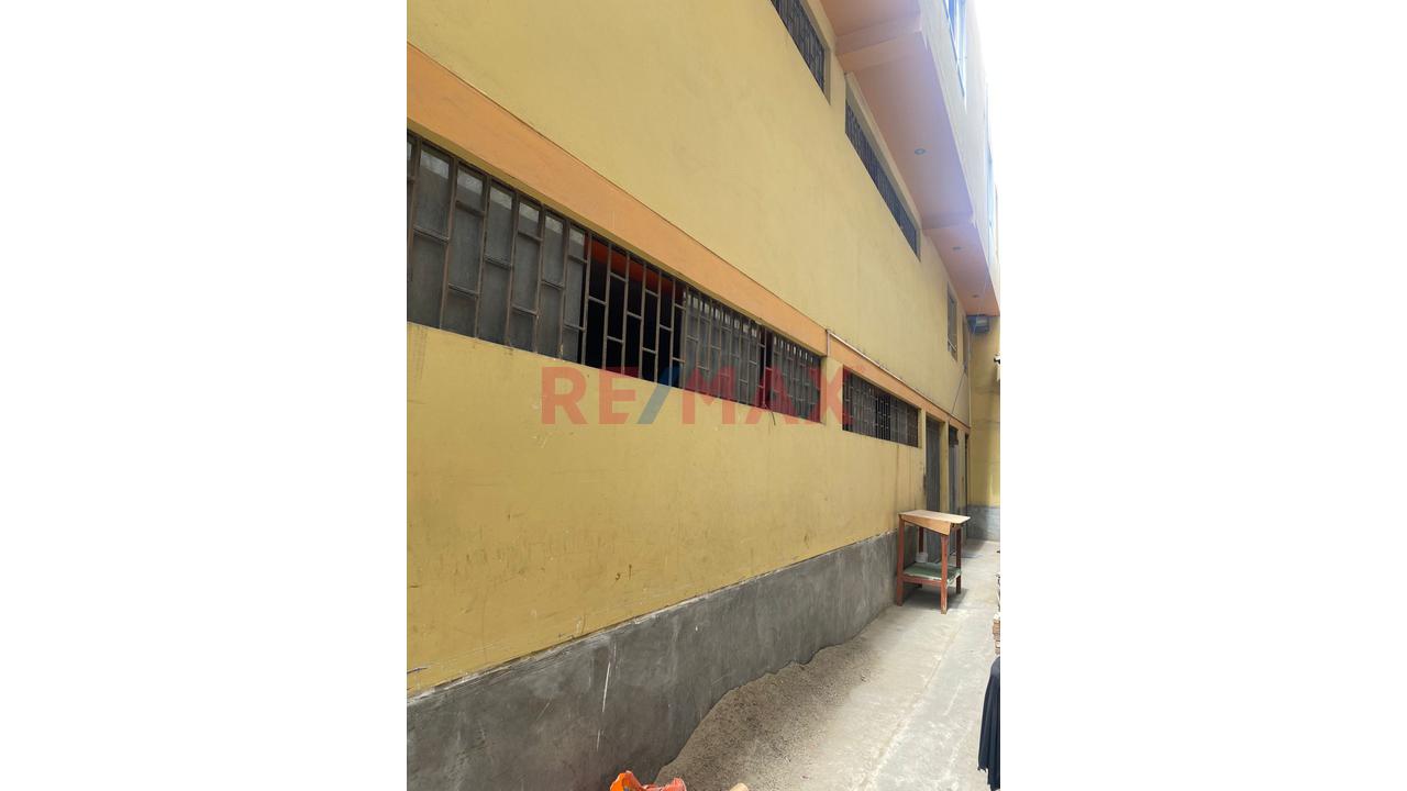 Local Industrial En Primer Piso Los Olivos De 207 M2 Urb. San Elías - 9
