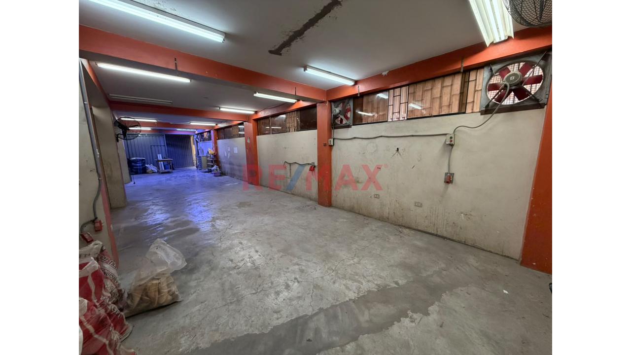 Local Industrial En Primer Piso Los Olivos De 207 M2 Urb. San Elías - 17