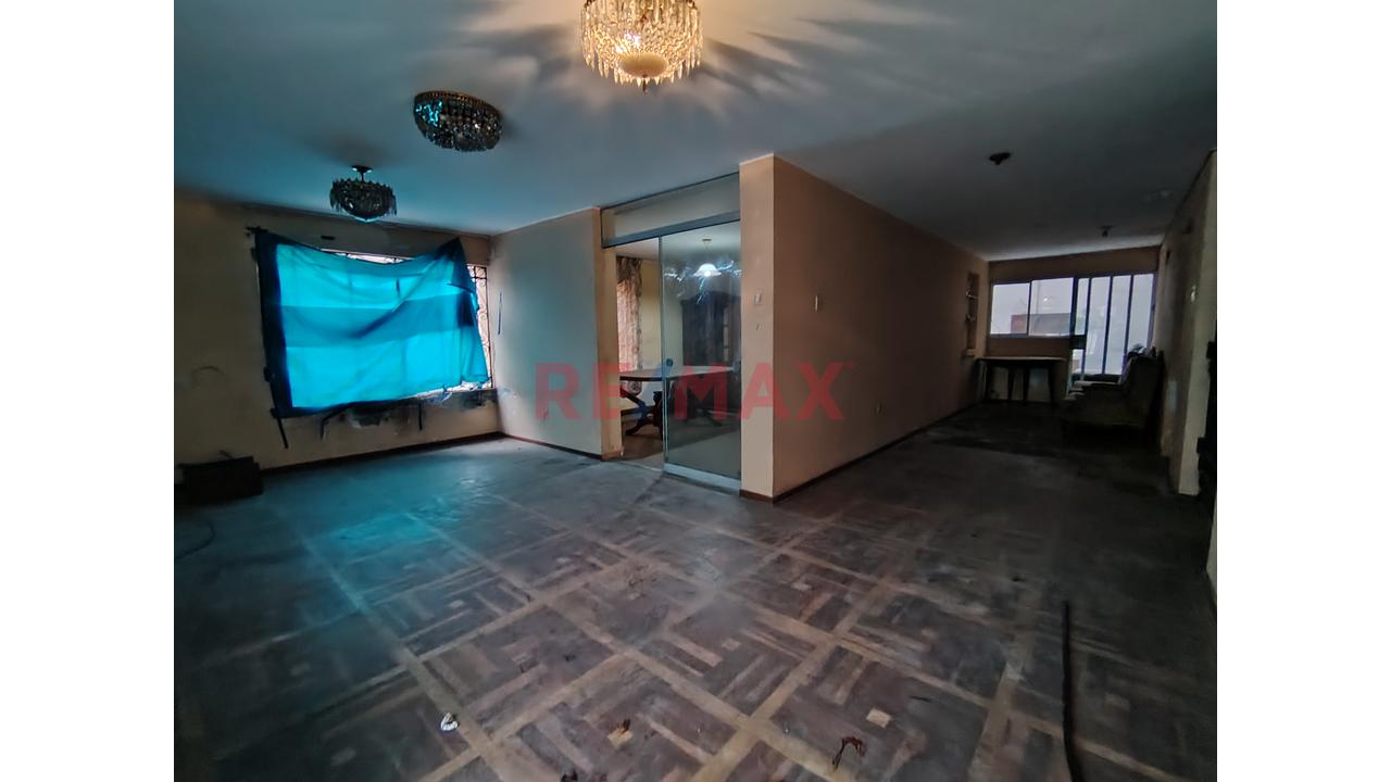 Casa En Esquina 168M2 03Pisos Zona B San Juan De Miraflores — foto 8