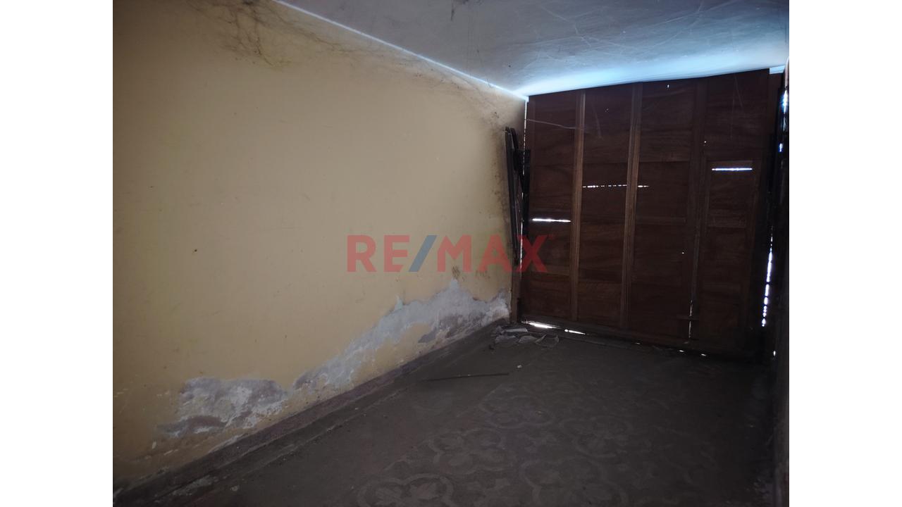 Casa En Esquina 168M2 03Pisos Zona B San Juan De Miraflores — foto 3