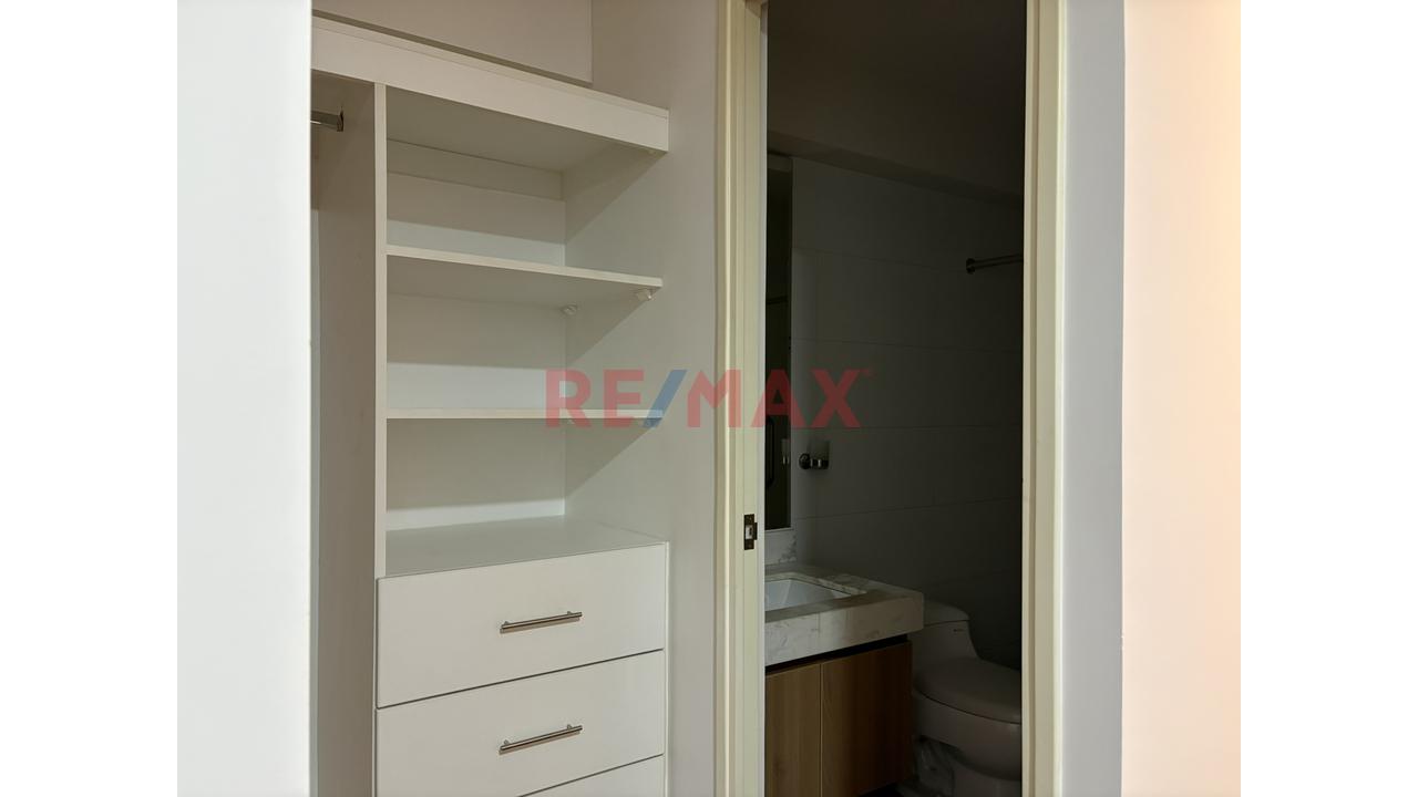 Alquiler De Departamento En Lince Limite Con San Isidro — foto 7
