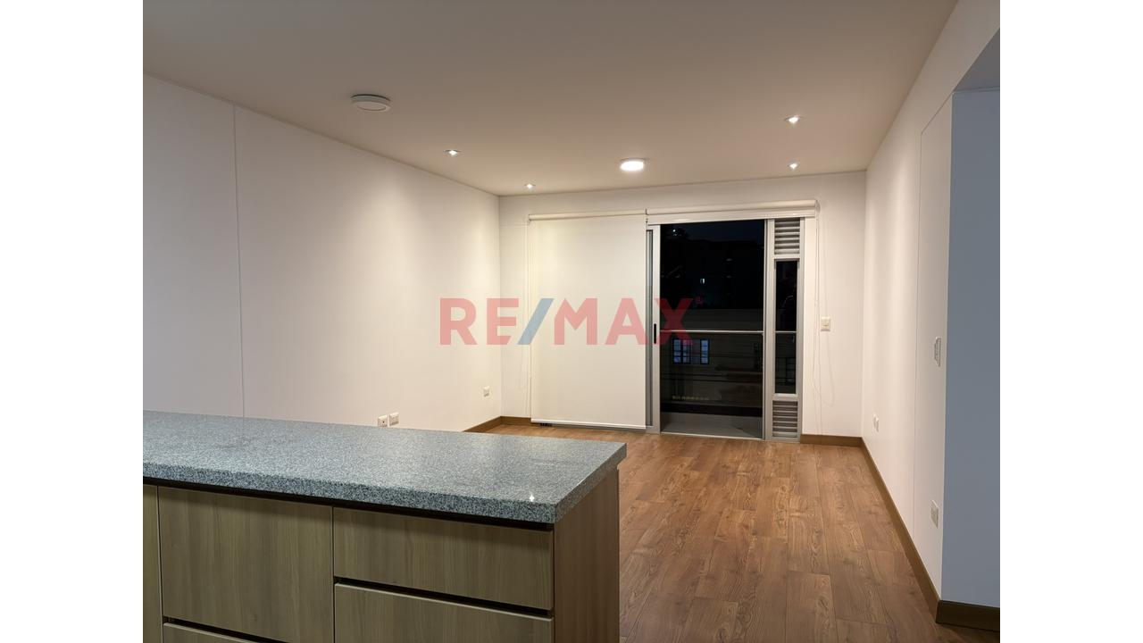 Alquiler De Departamento En Lince Limite Con San Isidro — foto 4