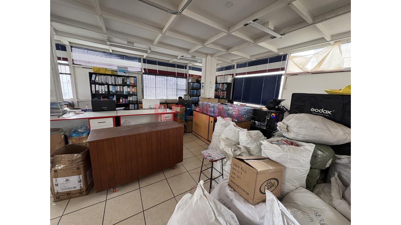 Venta De Local Comercial De 2 Pisos + Azotea | 633 M² | Esquina En Paruro Cdra 9– Cercado De Lima — foto 4