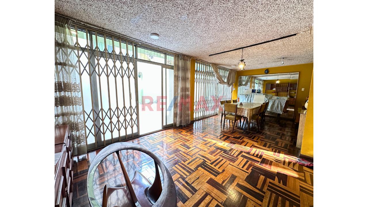 Casa Comercial En Alquiler - 7