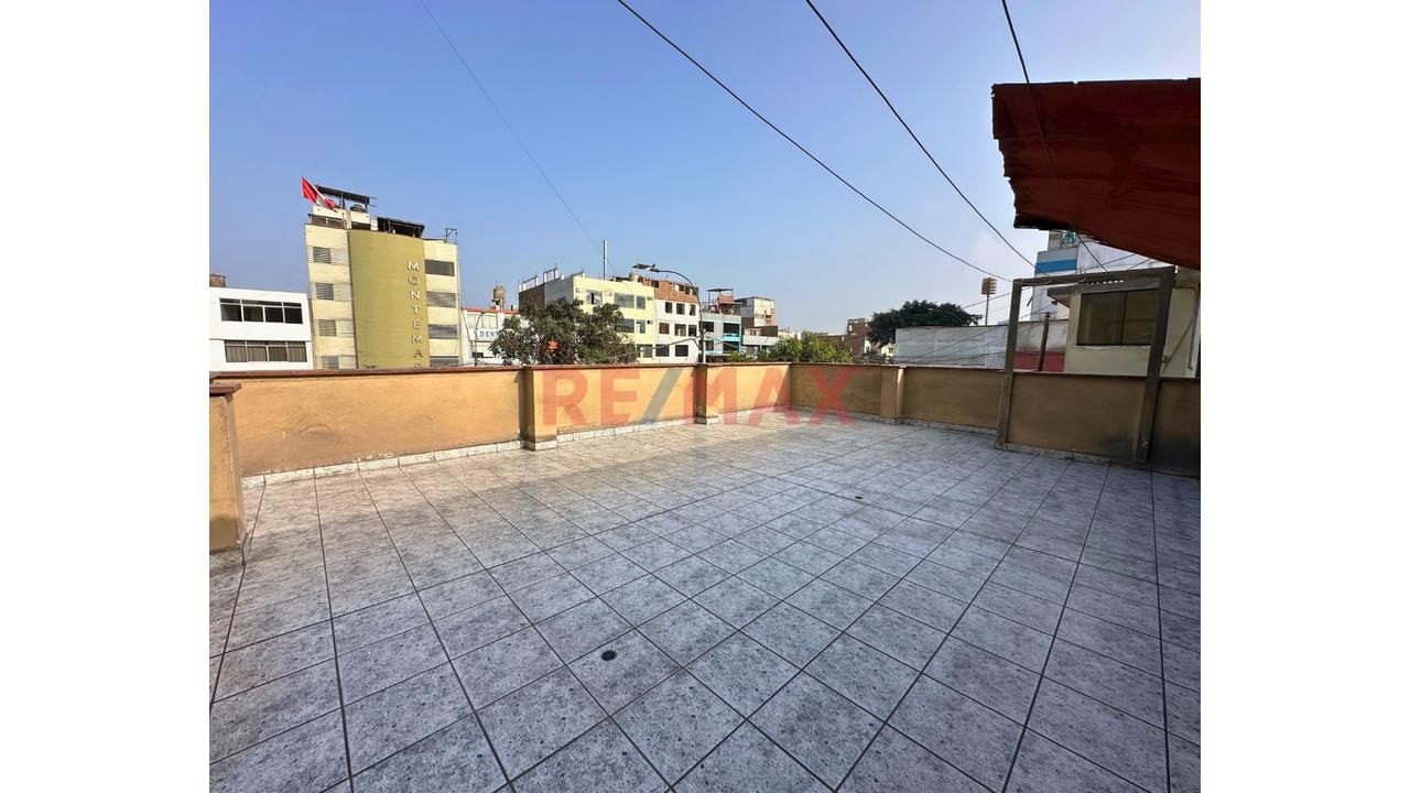 Casa Comercial En Alquiler - 10