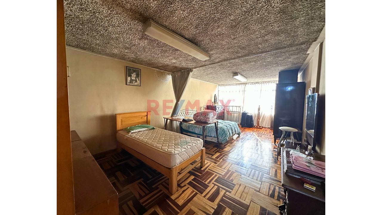 Casa Comercial En Alquiler - 11