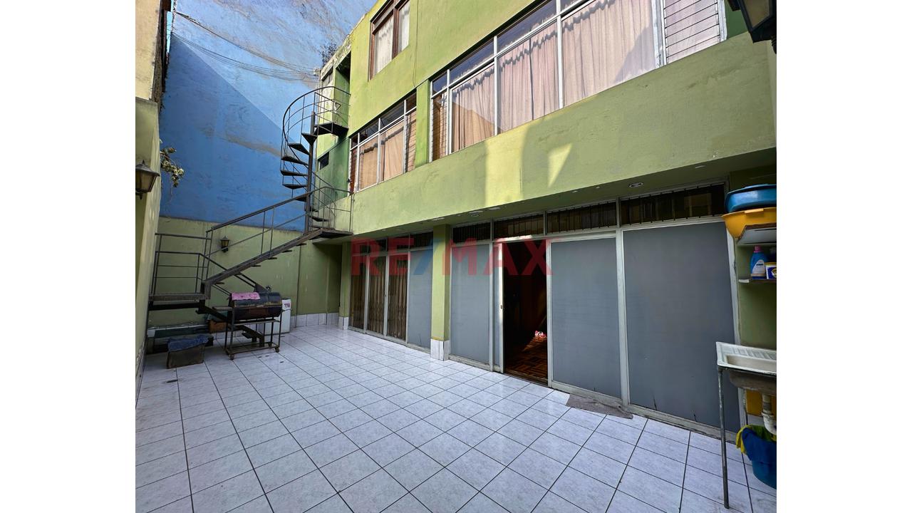 Casa Comercial En Alquiler - 6