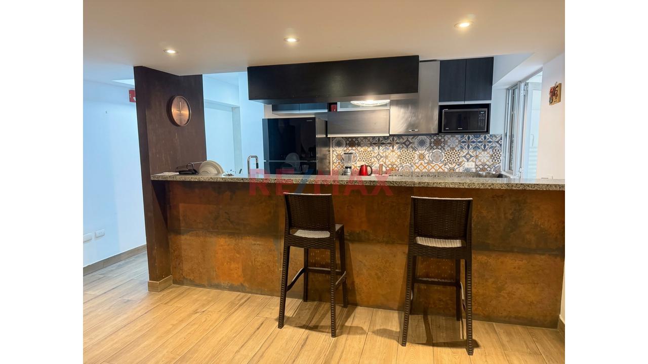 Venta De Elegante Departamento Amoblado En San Isidro 1Er Piso — foto 6