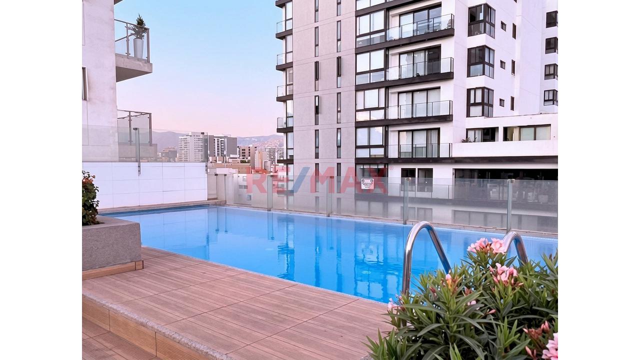 Venta De Elegante Departamento Amoblado En San Isidro 1Er Piso — foto 10