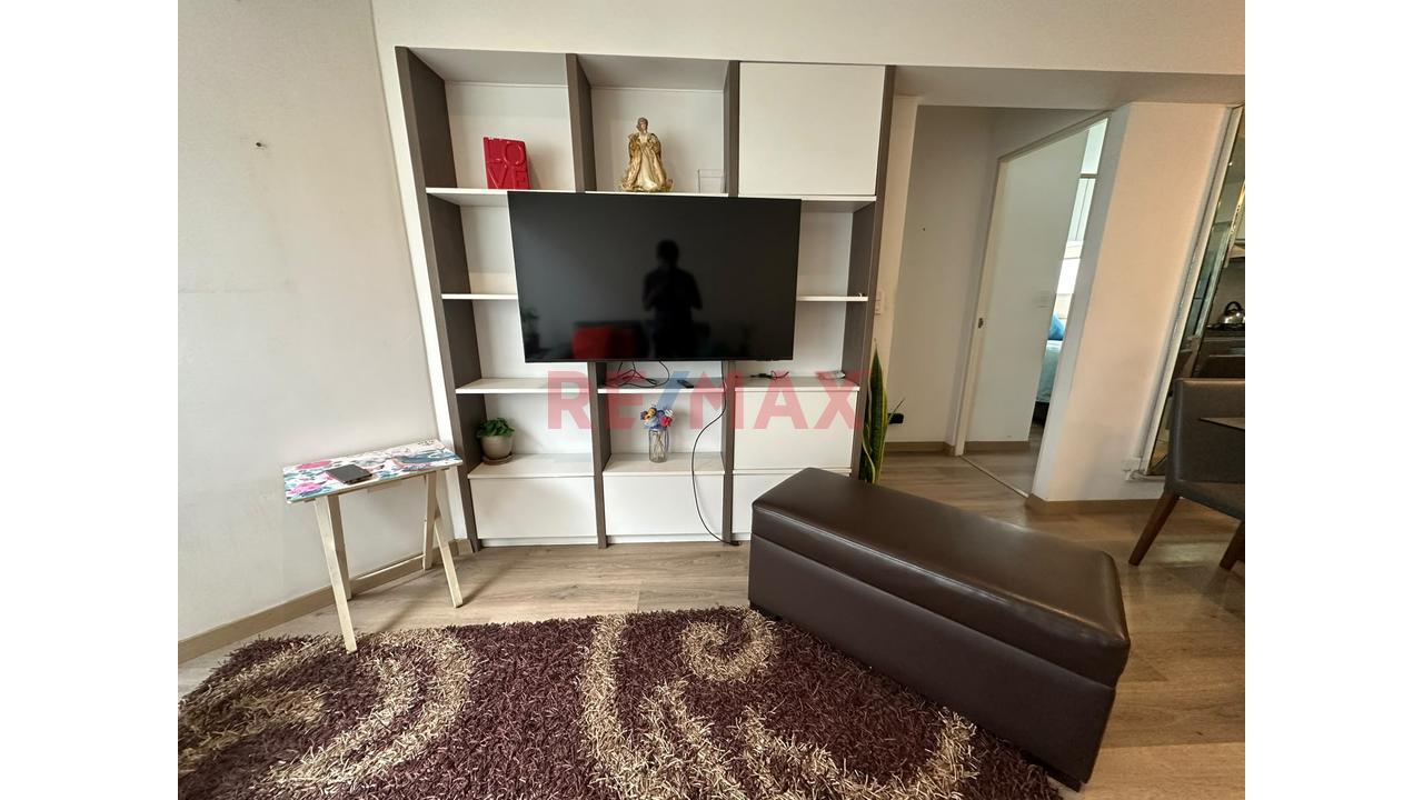 Alquilo Acogedor Departamento Amoblado En Av. Sergio Bernales — foto 3