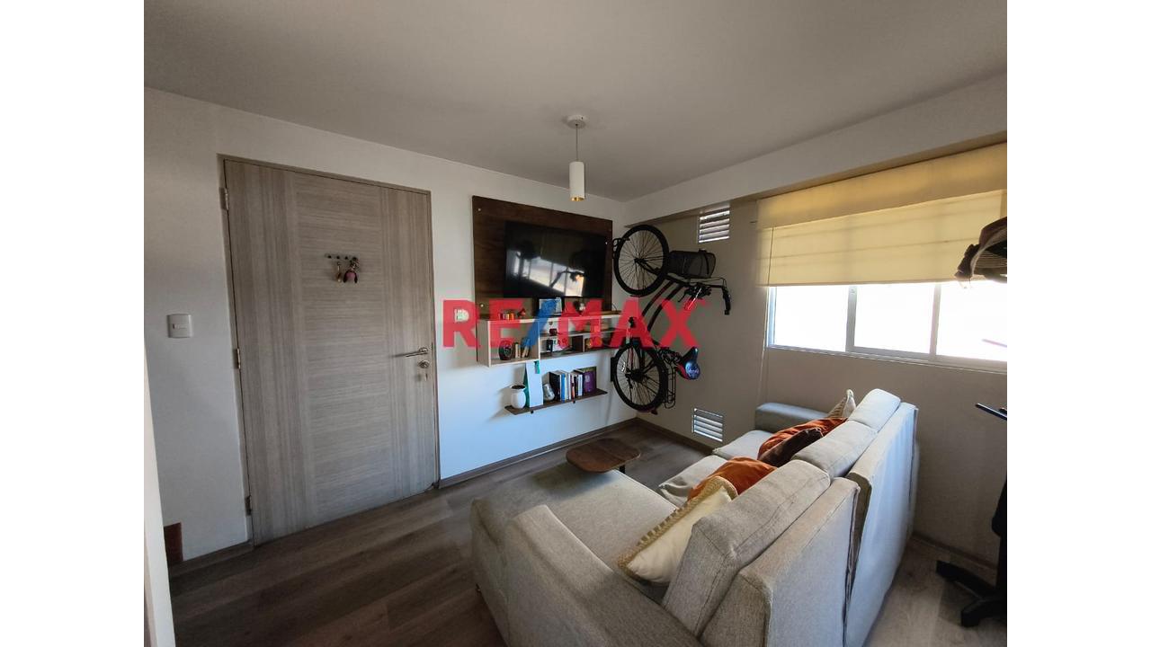 Alquiler De Departamento Duplex Amoblado En Lince 48 Mts - 1