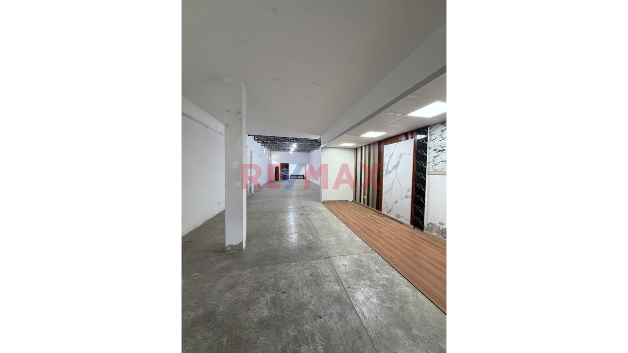 Se Alquila Amplio Local Comercial - 3