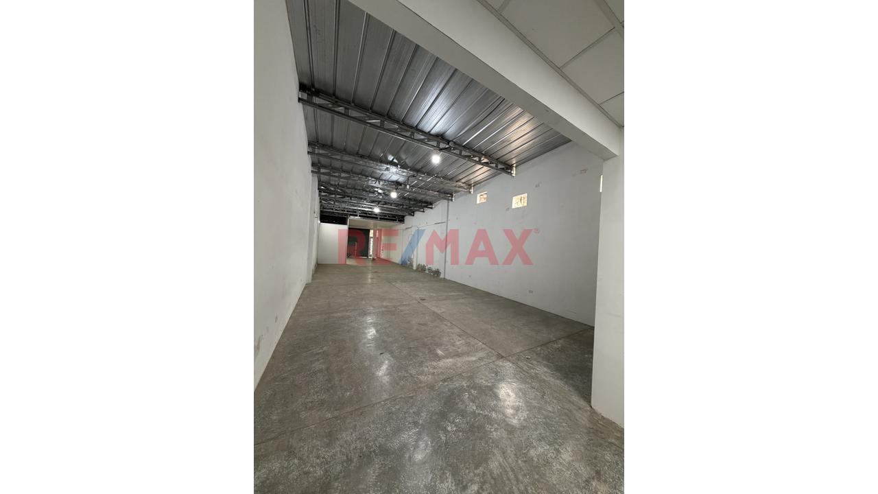 Se Alquila Amplio Local Comercial - 7