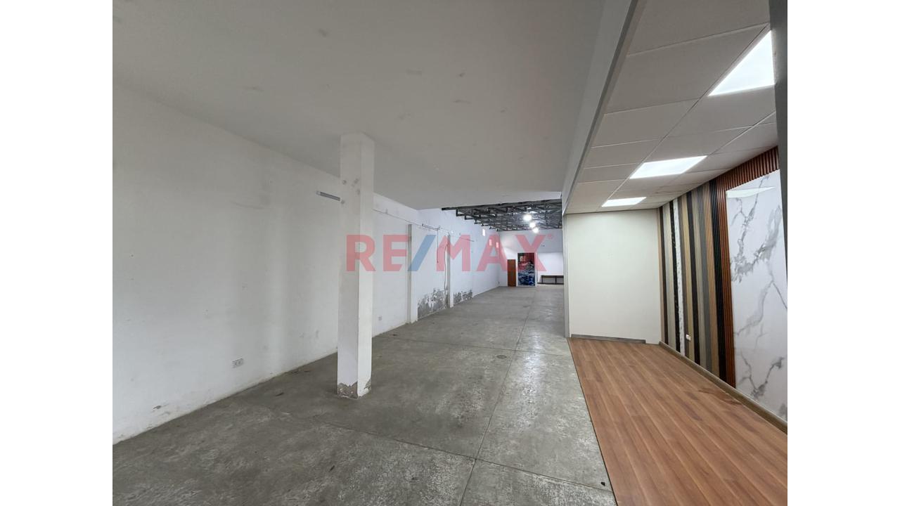 Se Alquila Amplio Local Comercial - 2