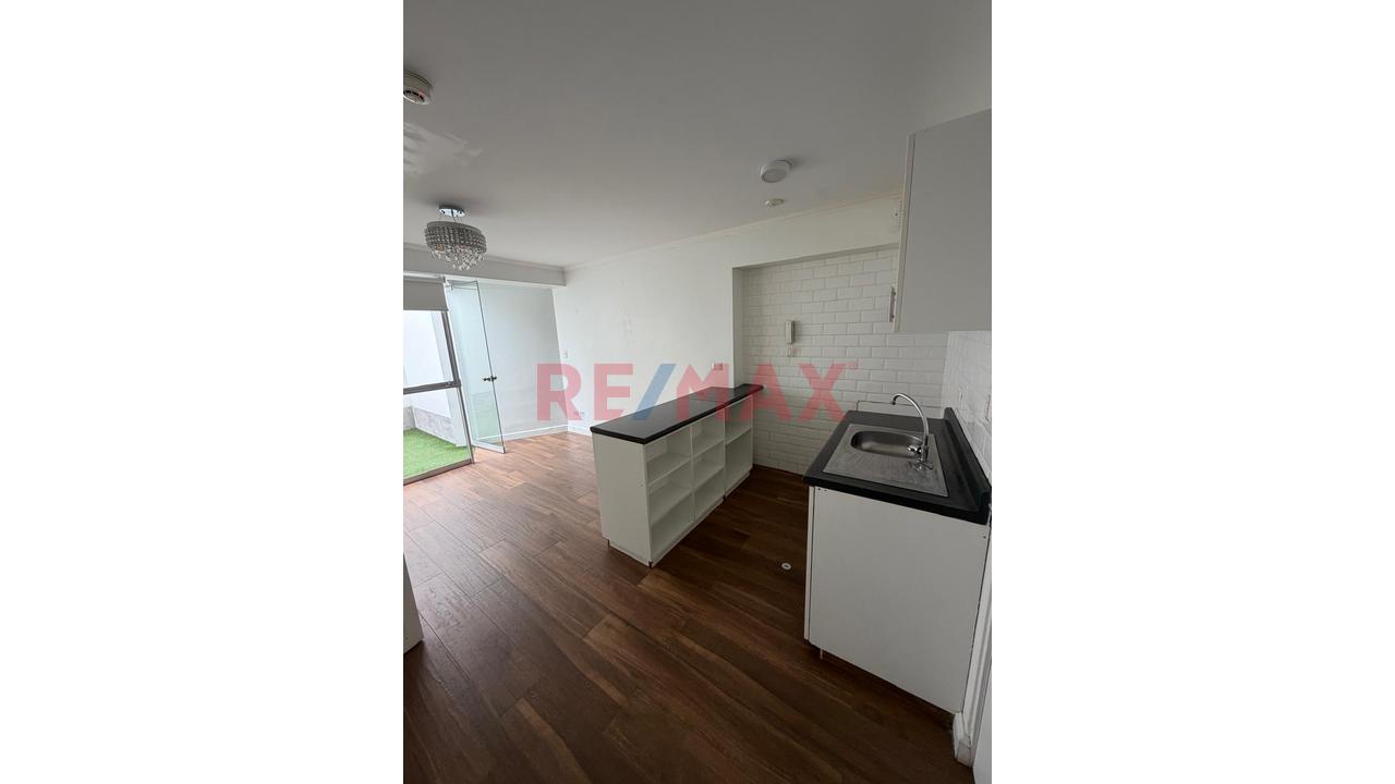 🏡✨ ¡Vive En Una De Las Zonas Con Mayor Proyección De Surquillo! 🌿 — foto 3