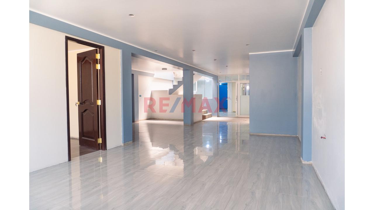 🏡 Venta Casa Comercial 2 Pisos + Azotea - 16