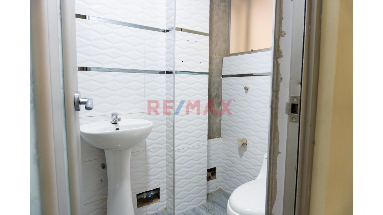 🏡 Venta Casa Comercial 2 Pisos + Azotea - 11