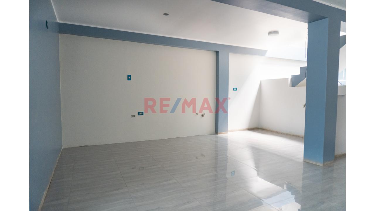 🏡 Venta Casa Comercial 2 Pisos + Azotea - 18