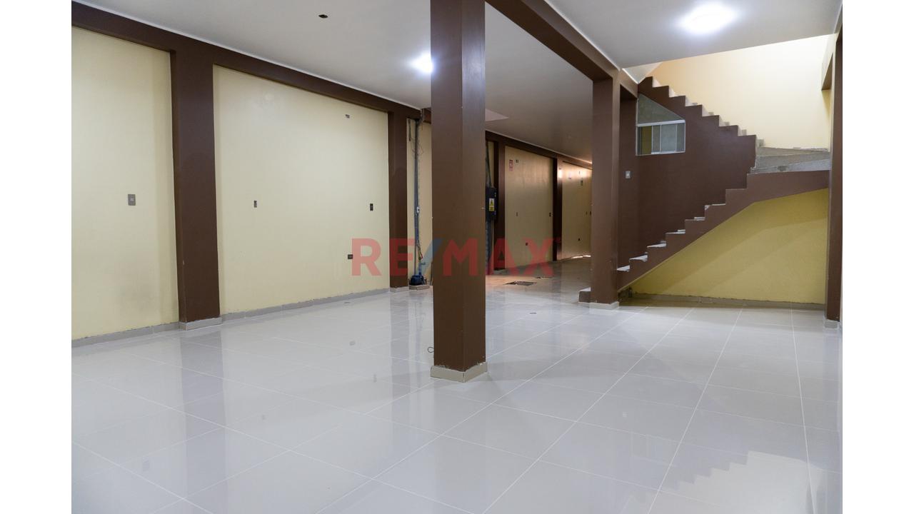 🏡 Venta Casa Comercial 2 Pisos + Azotea - 8