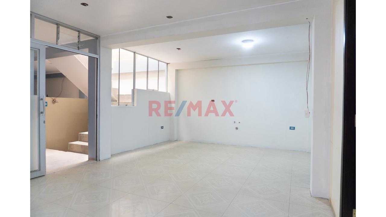 🏡 Venta Casa Comercial 2 Pisos + Azotea - 9