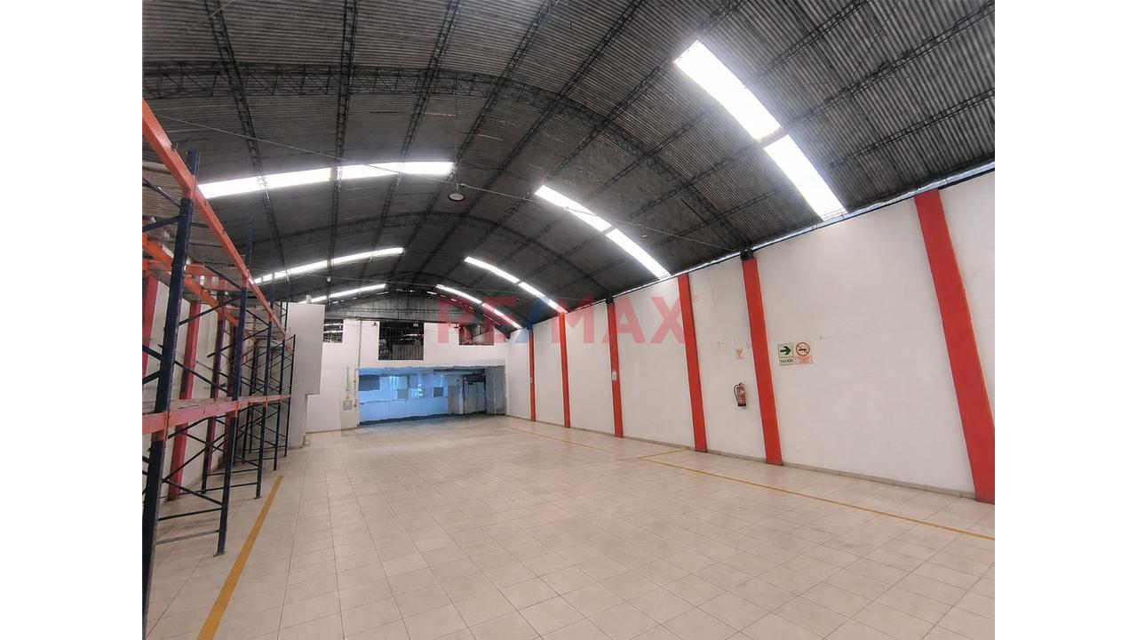 Se Alquila Local Industrial / Comercial De 937 M² En San Juan De Lurigancho - 4