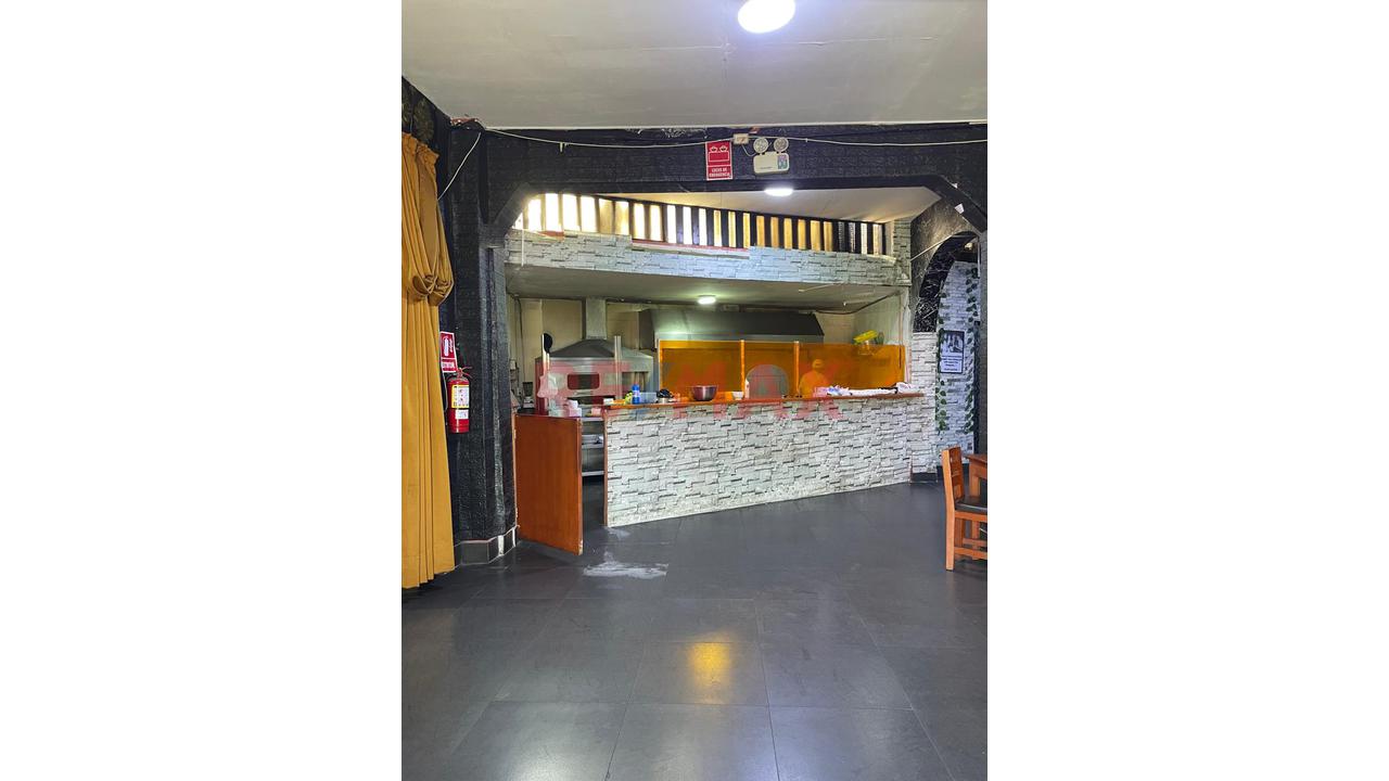 Se Vende Amplio Local Comercial - 4