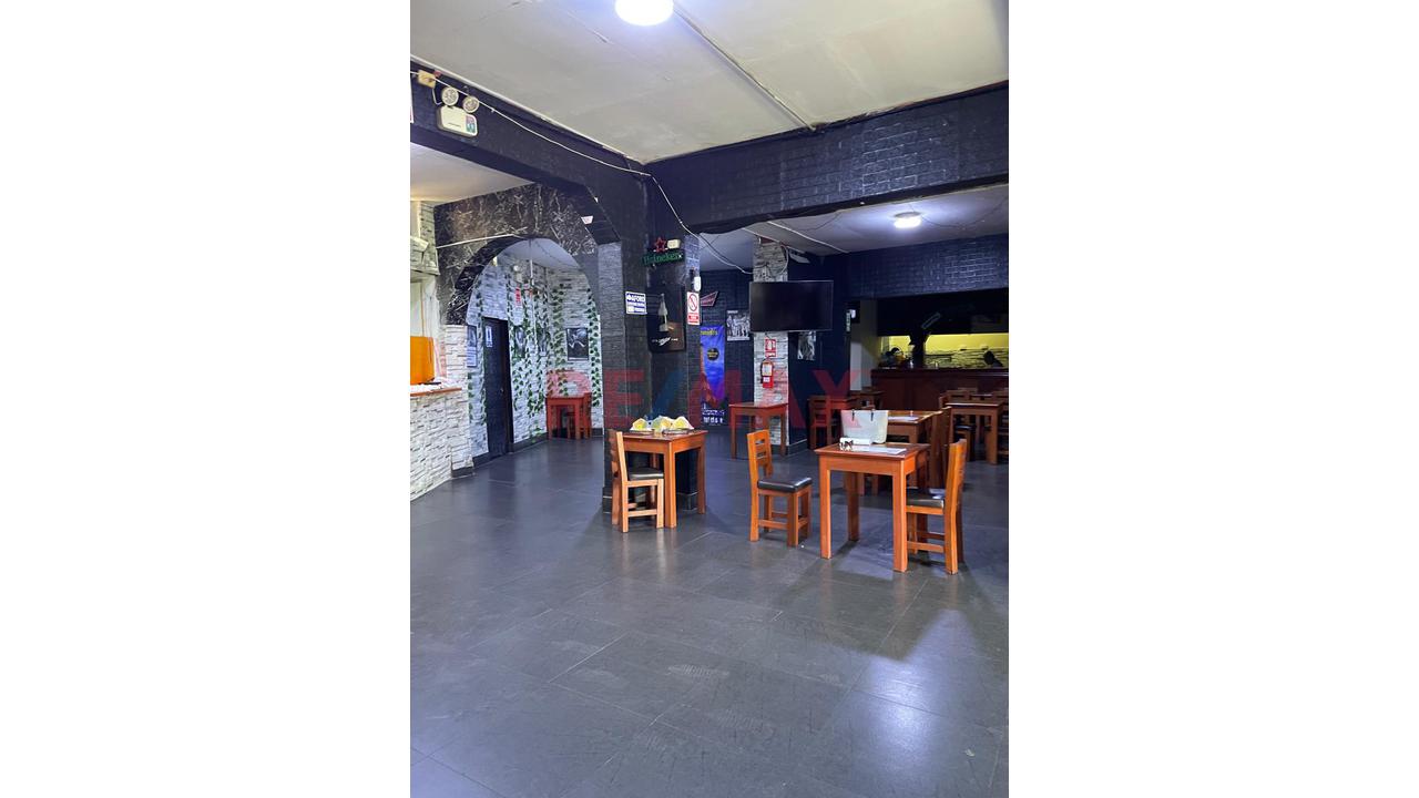 Se Vende Amplio Local Comercial - 3