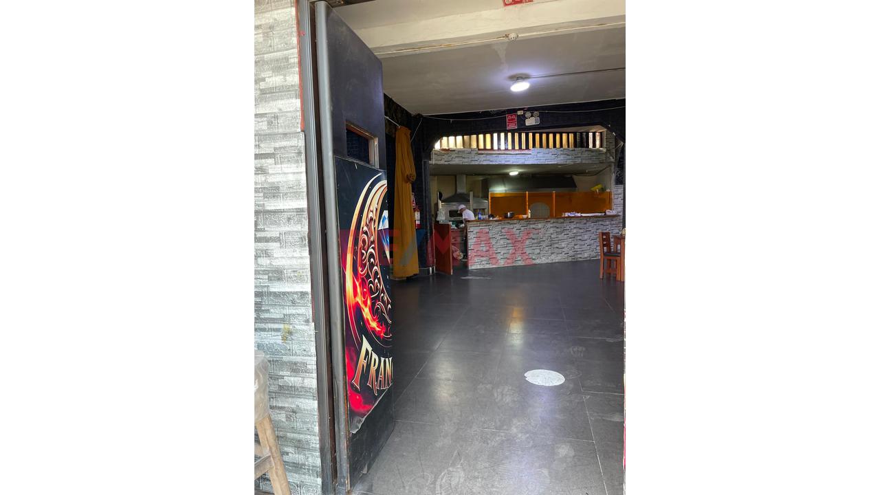 Se Vende Amplio Local Comercial - 11