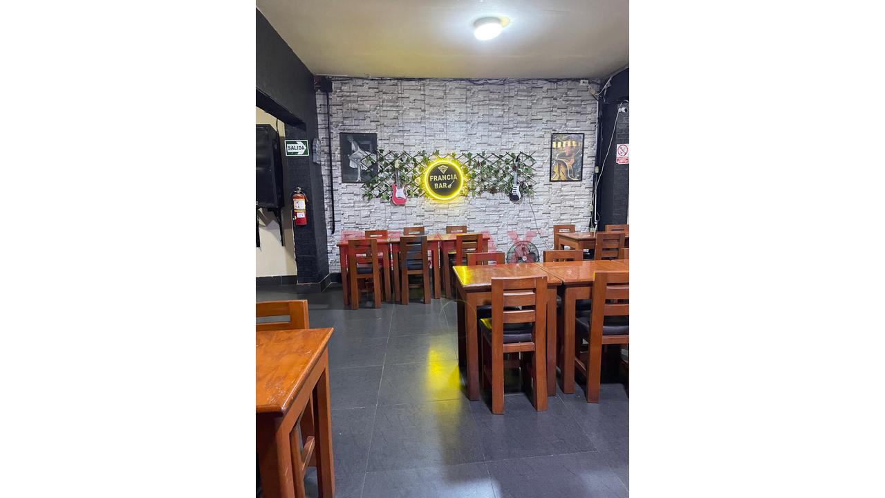 Se Vende Amplio Local Comercial - 6