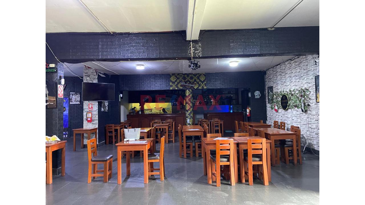 Se Vende Amplio Local Comercial - 1