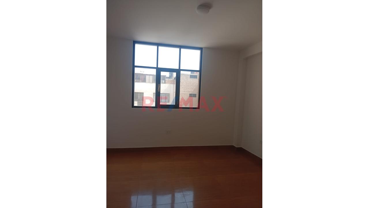 Hermoso Departamento En Venta Ubicado Entre 2 Avenidas Importantescomo La Avenida Carlos Izaguirre Y La Avenida Santa Rosa — foto 7