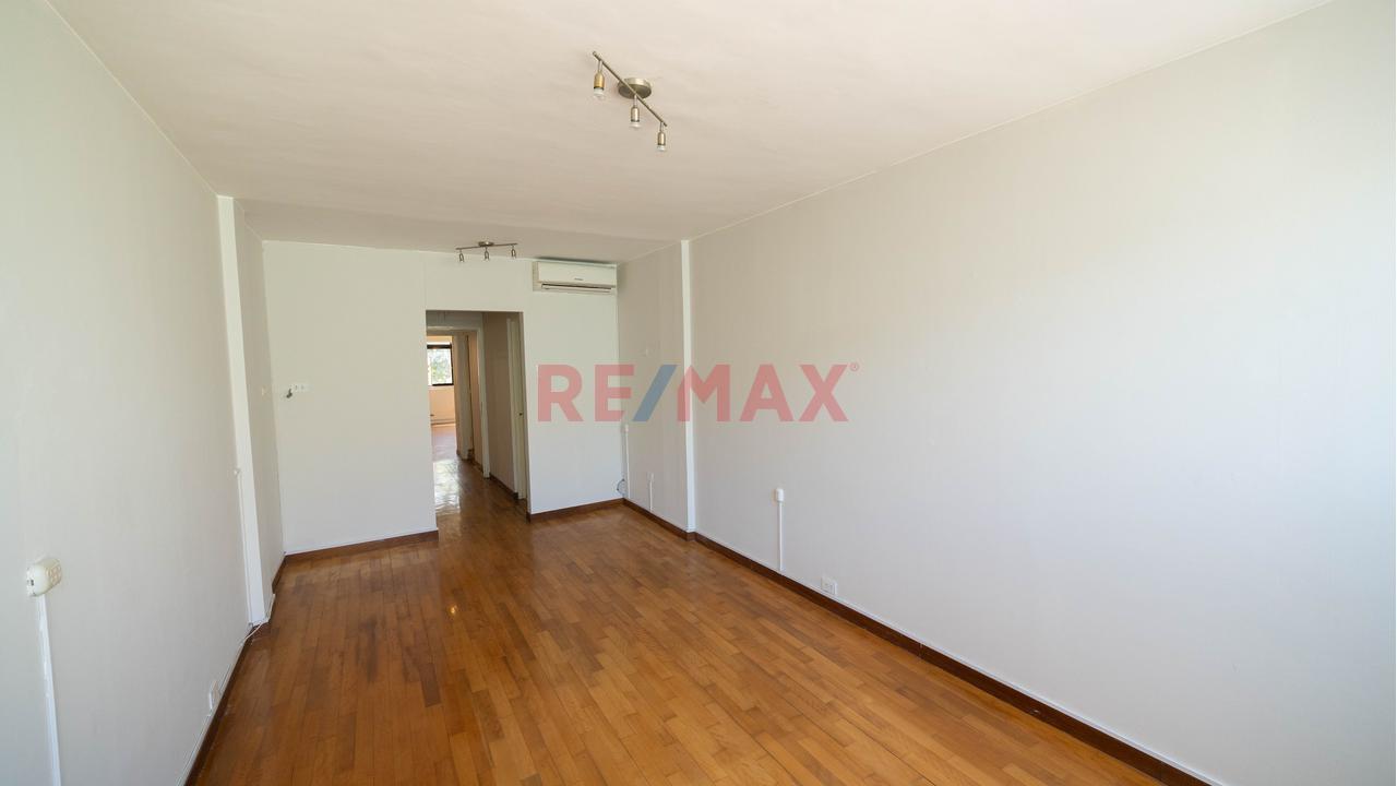 Vive En Exclusiva Zona De Miraflores!!... Departamento De 176.35 M2, En 2Do Piso, Con Vista A Parque + Estacionamiento — foto 4