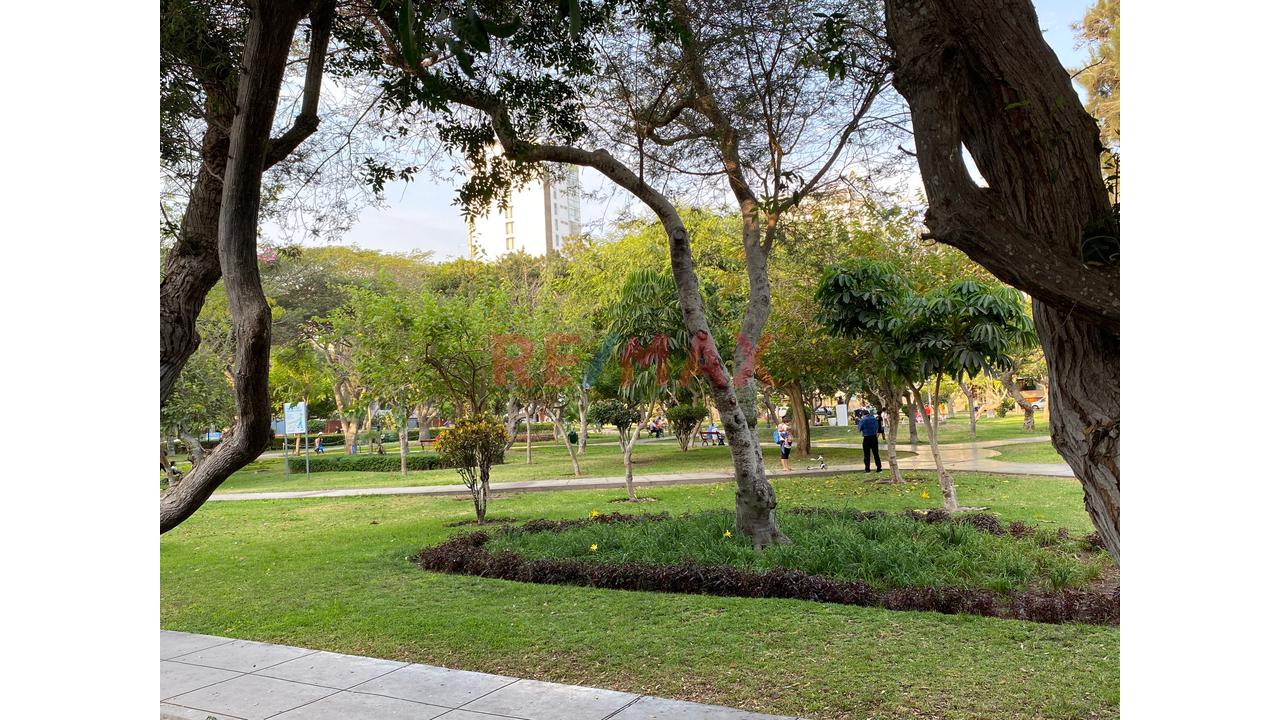 Vive En Exclusiva Zona De Miraflores!!... Departamento De 176.35 M2, En 2Do Piso, Con Vista A Parque + Estacionamiento — foto 15