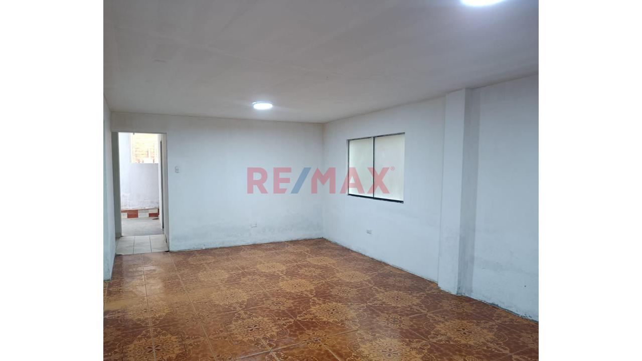 Casa De 160M Al Lado De Parque A 6 Cdras De Panamericana Norte — foto 8
