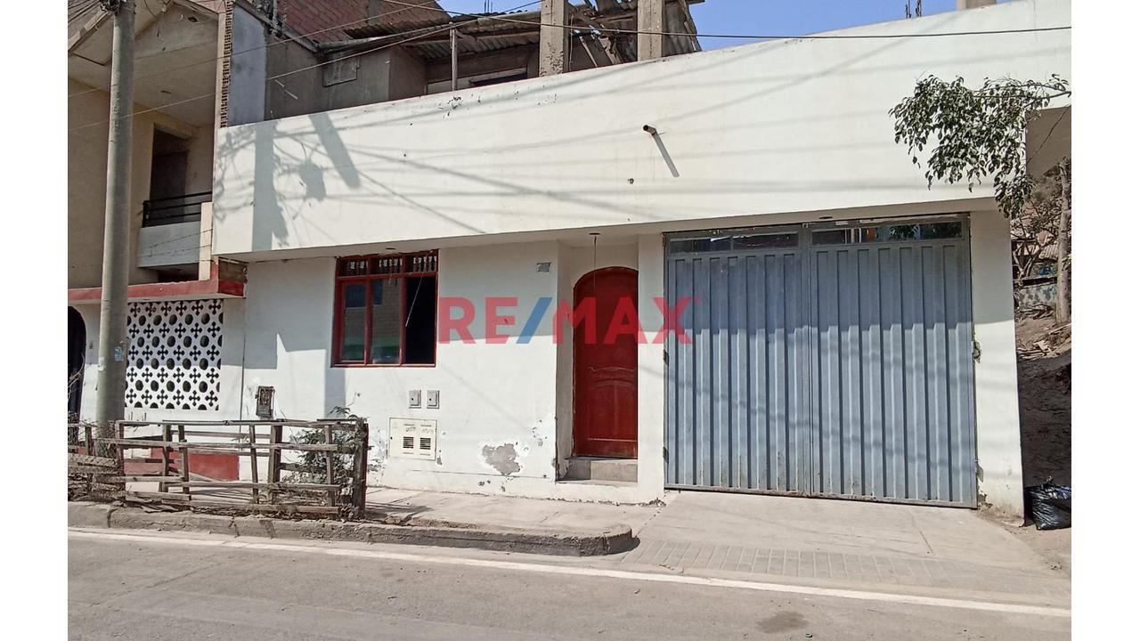Casa De 160M Al Lado De Parque A 6 Cdras De Panamericana Norte