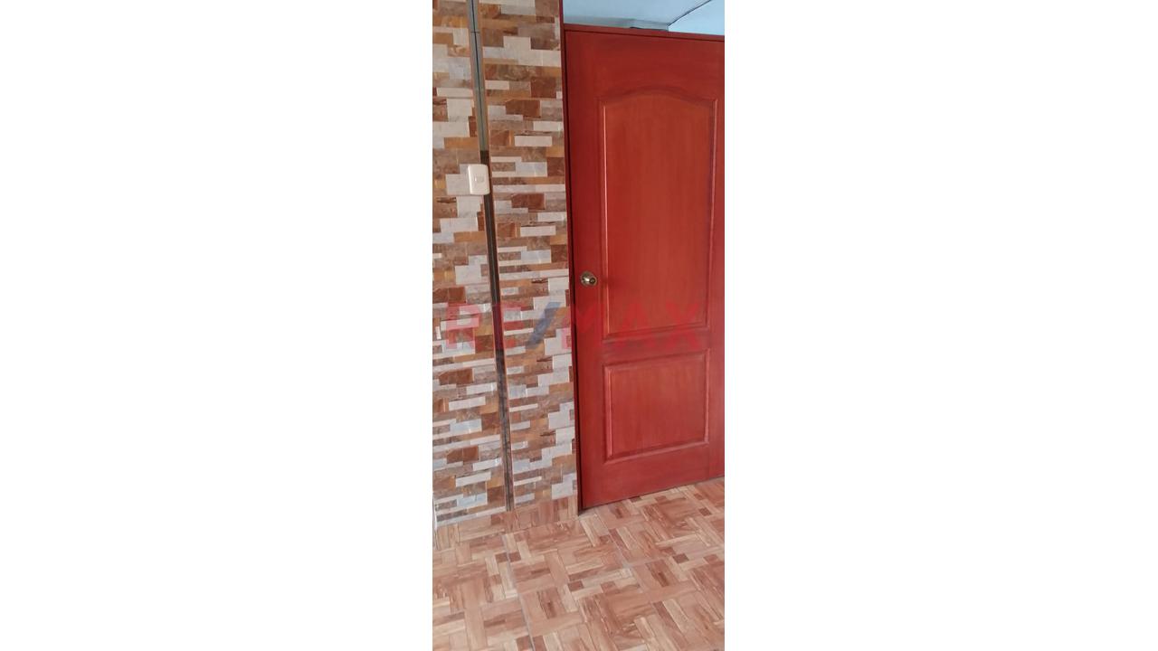 🏡 Casa De 2 Pisos En Venta | Amplios Espacios Y Excelente Ubicación En San Juan De Lurigancho — foto 3